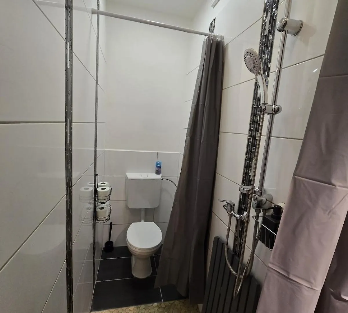 Yan'S Place - Studio Next To Gozsdu Gardens Budapest Apartment